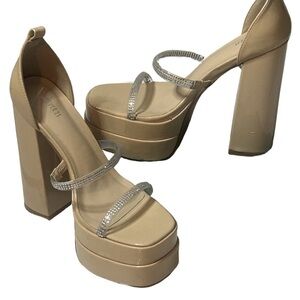 Forever 21 Shiny Tan Nude Platform Shoes with Chunky Heels Crystal Clear strap 7